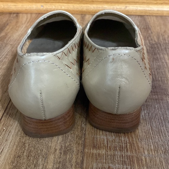 Larry Stuart gold metallic basket weave pattern slip on loafers size 9M - Picture 3 of 11